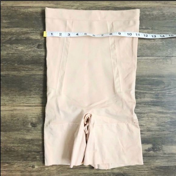 SPANX OnCore High Waist Mid Thigh Shaper! - Picture 5 of 7